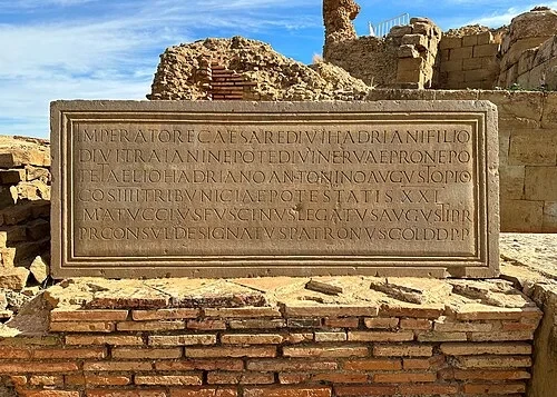 Inscription votive — Timgad