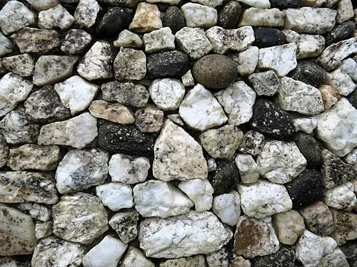 Matériaux de la terre — Newgrange