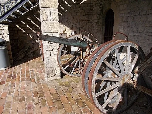 L'artillerie de la cour — Guaita Tower