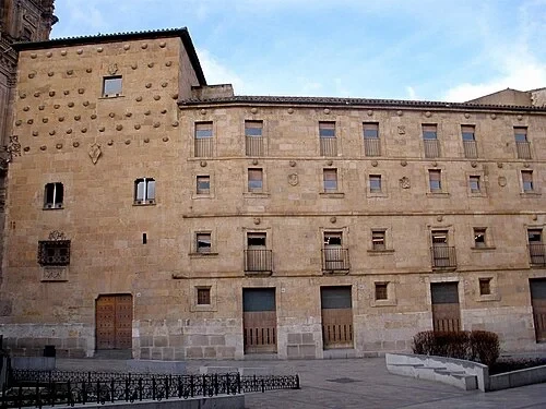 La façade aux coquilles