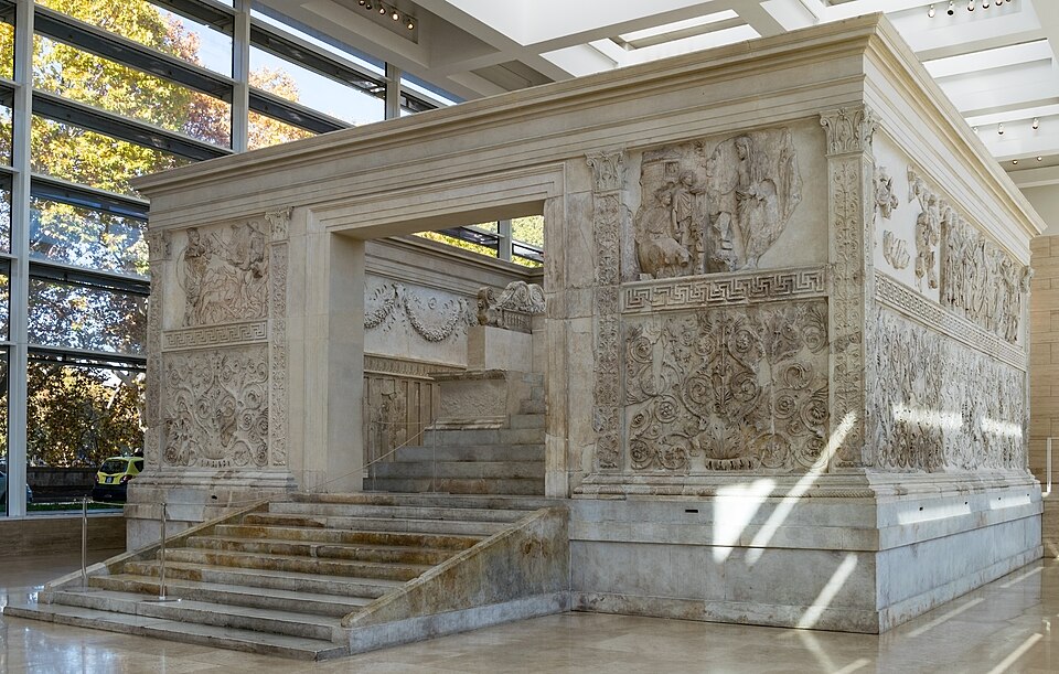 Le relief des Res Gestae — Mausoleo di Augusto