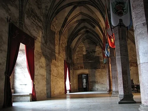 La salle des Chevaliers — Corvin Castle