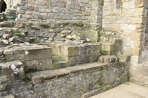Fondations de la Grande Salle — Caernarfon Castle
