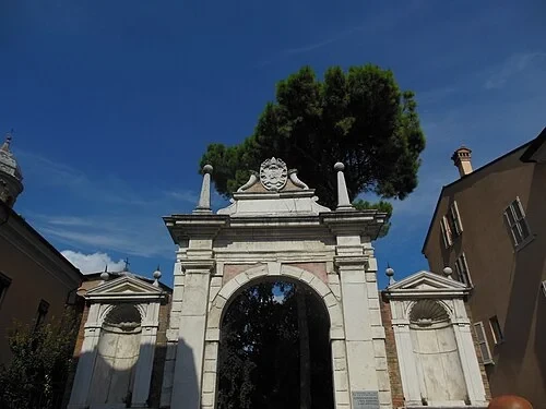 The Monumental Portal