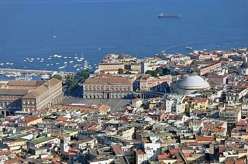 Der Königspalast und die Piazza — Palazzo Reale di Napoli