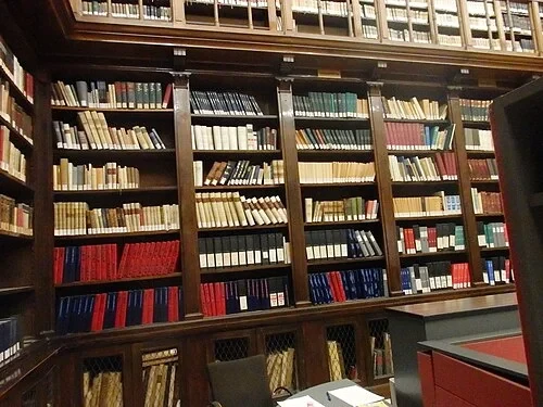 Die Nationalbibliothek — Palazzo Reale di Napoli