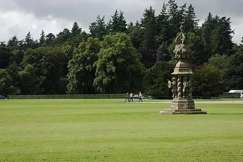 Le cadran solaire — Glamis Castle