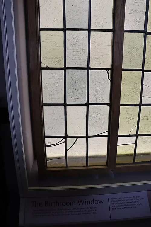 La fenêtre des autographes — Shakespeare's Birthplace