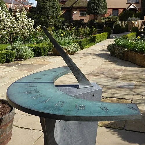 Le cadran solaire du jardin — Shakespeare's Birthplace