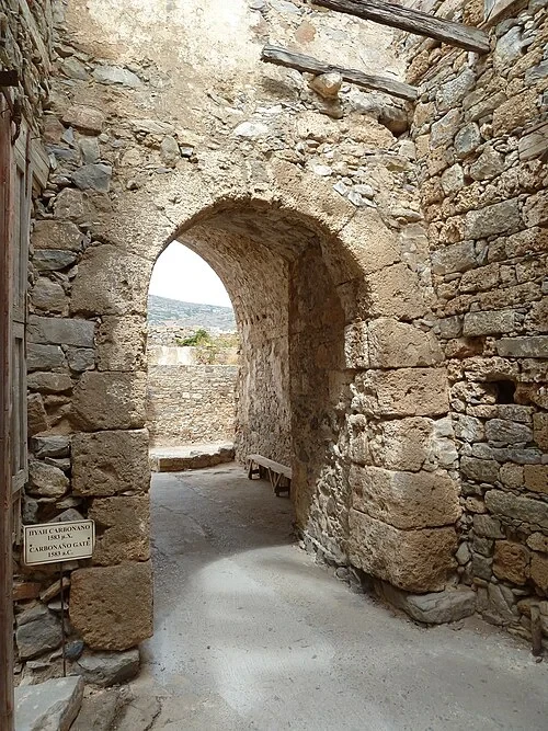 Porte Carbonara — Spinalonga