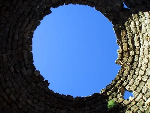 Le dôme ouvert — Ancient Corinth