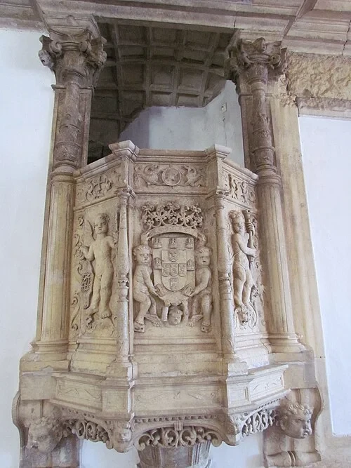 La chaire du lecteur — Couvent du Christ