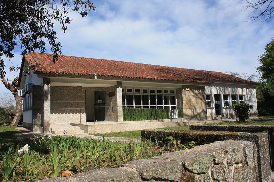 Le dispensaire moderne — Castelo de Guimarães