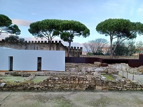 Fouilles du quartier maure — Castelo de São Jorge