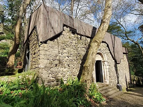 Église Saint-Pierre — Castelo dos Mouros