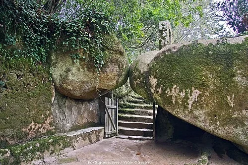 Porte de Granit — Convento dos Capuchos