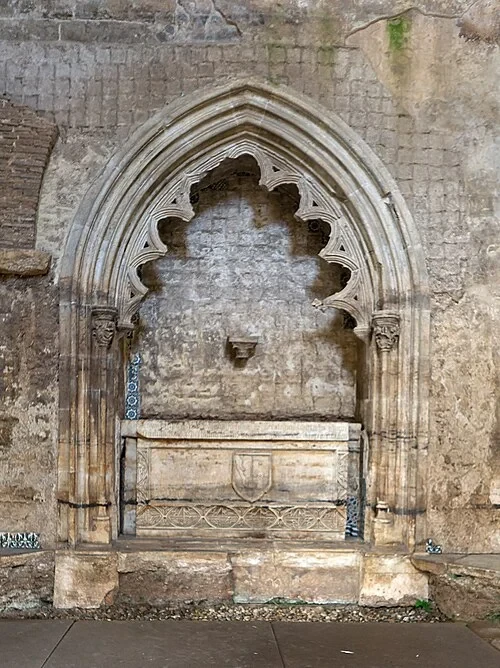 L'arc funéraire gothique — Mosteiro de Santa Clara-a-Velha