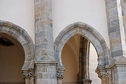 Arcs gothiques-mauresques