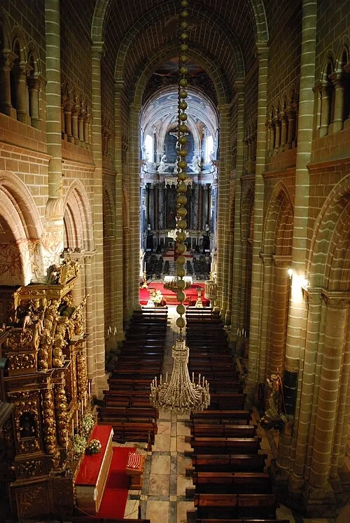 La nef centrale — Sé Catedral de Évora
