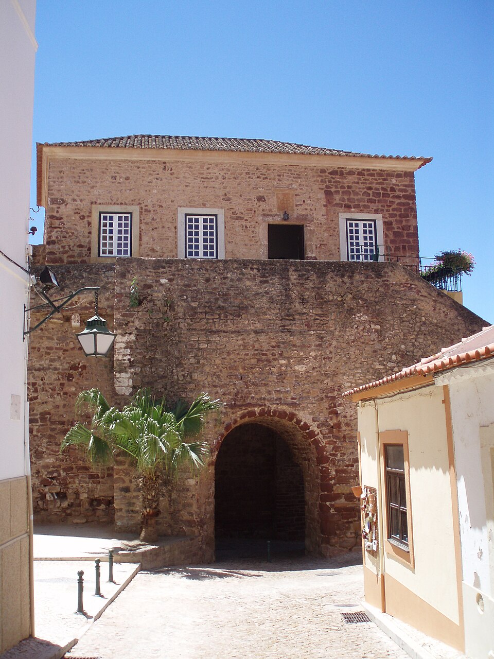 A Porta da Almedina
