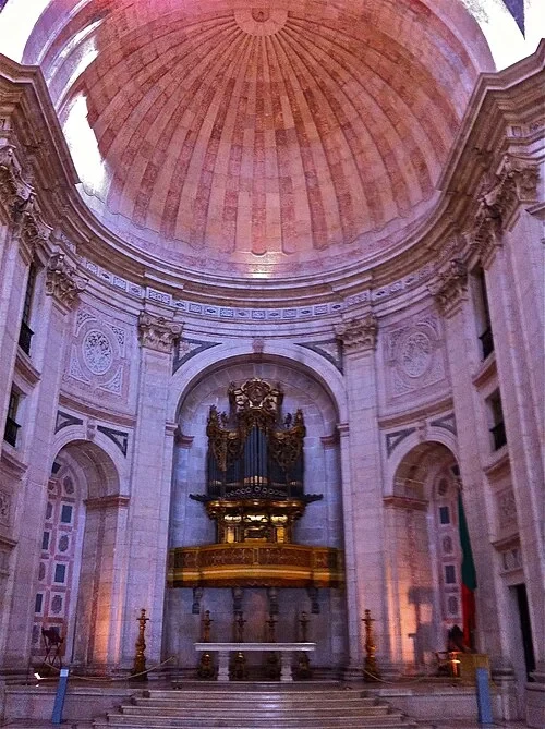 La nef centrale — Igreja de Santa Engrácia