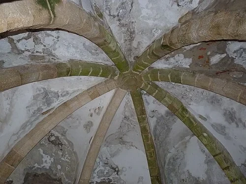 התקרה המקומרת