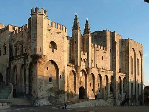 La Façade Principale — Palais des Papes