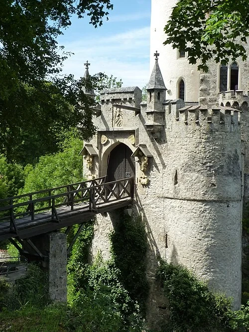 Le pont-levis d'entrée — Schloss Lichtenstein