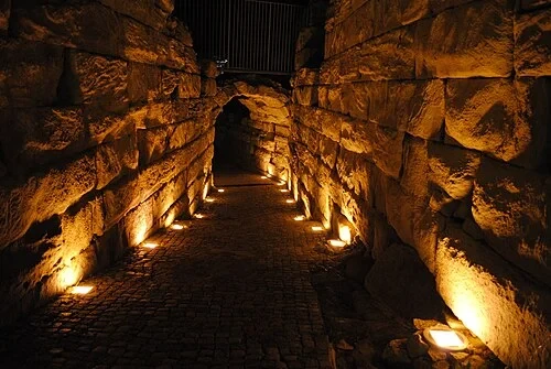 Le passage des coulisses — Roman theatre of Plovdiv