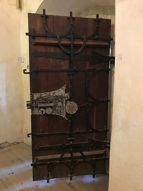 13-Point Locking Mechanism — Biertan fortified church audio guide stop