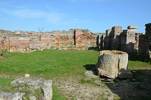 La cour d'exercice — Cetatea Histria