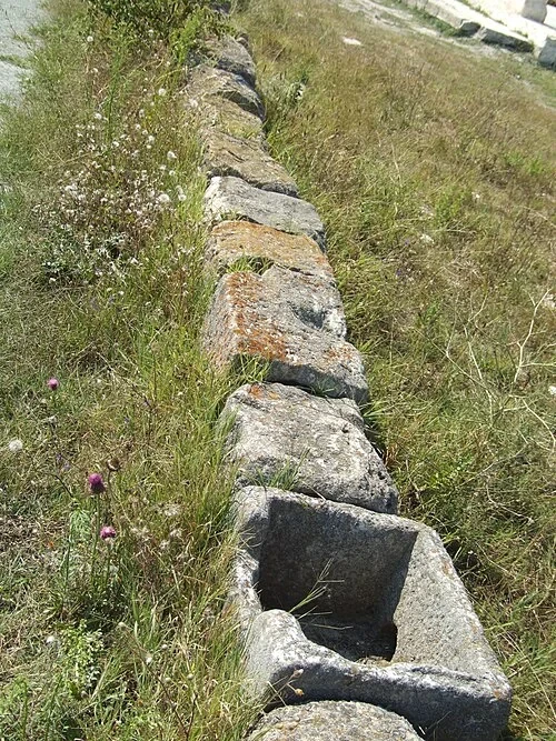 L'aqueduc en pierre — Cetatea Histria