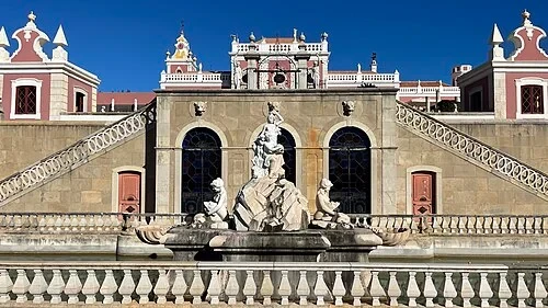 L'escalier monumental du jardin — Palácio de Estói