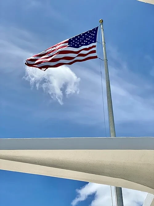 La bannière étoilée — USS Arizona Memorial