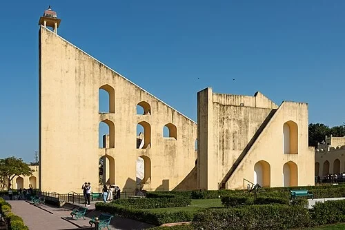 The Giant Sundial