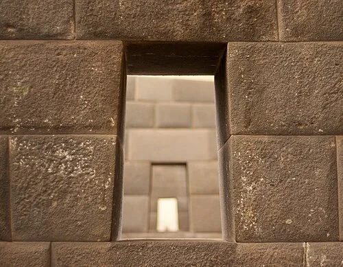 Symétrie architecturale — Qorikancha