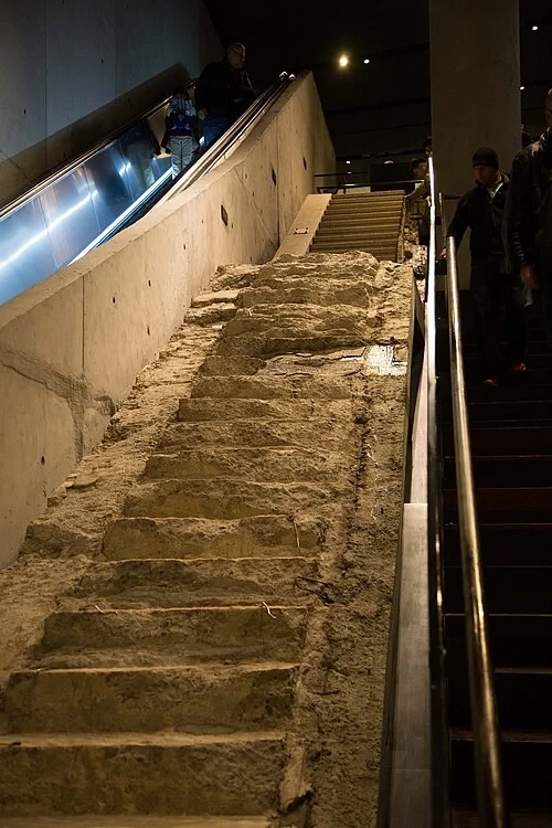 L'Escalier des survivants — National September 11 Memorial & Museum