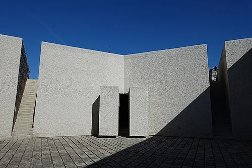 Il Cortile del Memoriale