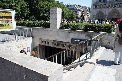 Archaeological Crypt of the Notre-Dame Forecourt — Île de la Cité audio guide stop