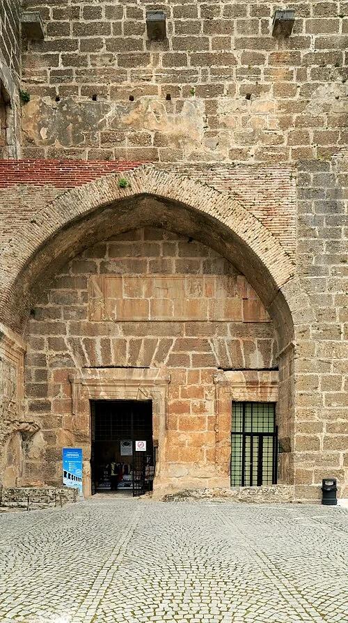 Le portail d'entrée principal