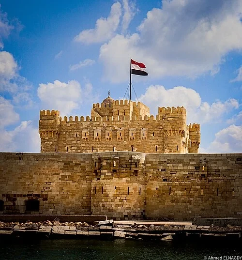 البرج المطل على البحر