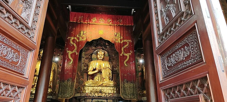 Lingyun Temple Main Hall — Leshan Giant Buddha audio guide stop