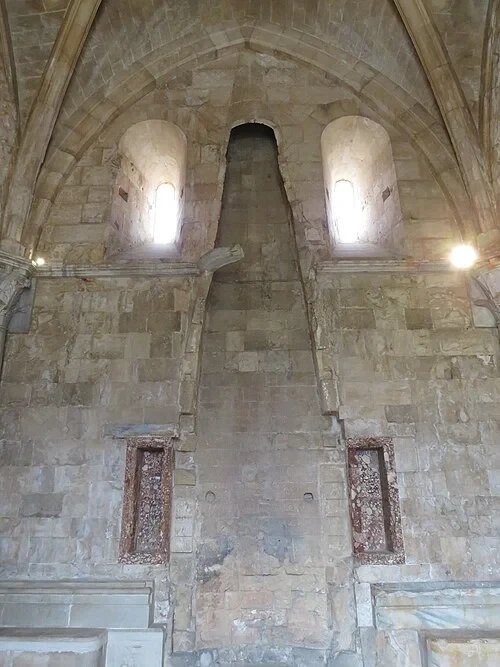 The Monumental Fireplace — Castel del Monte audio guide stop