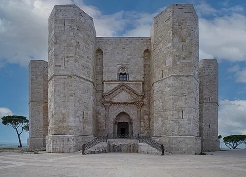 The Main Entrance — Castel del Monte audio guide stop