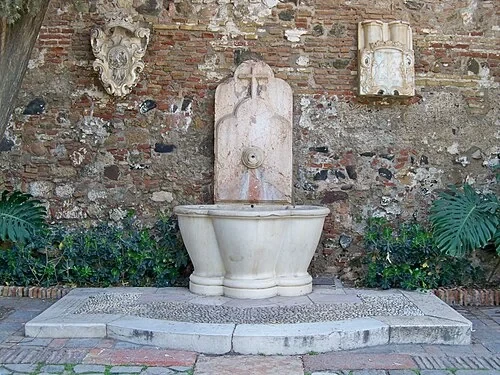 Alcazaba Gate Fountain