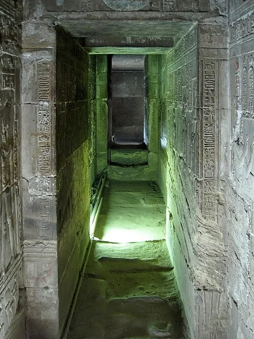 Les cryptes secrètes — Dendera Temple complex