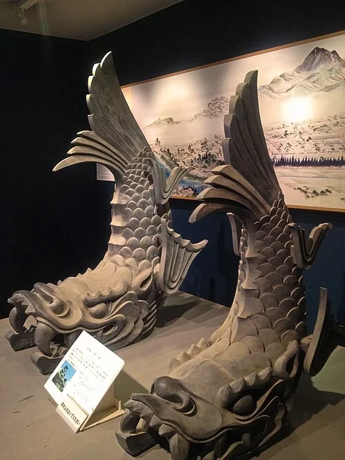 Les ornements de toit protecteurs — Kumamoto-jō