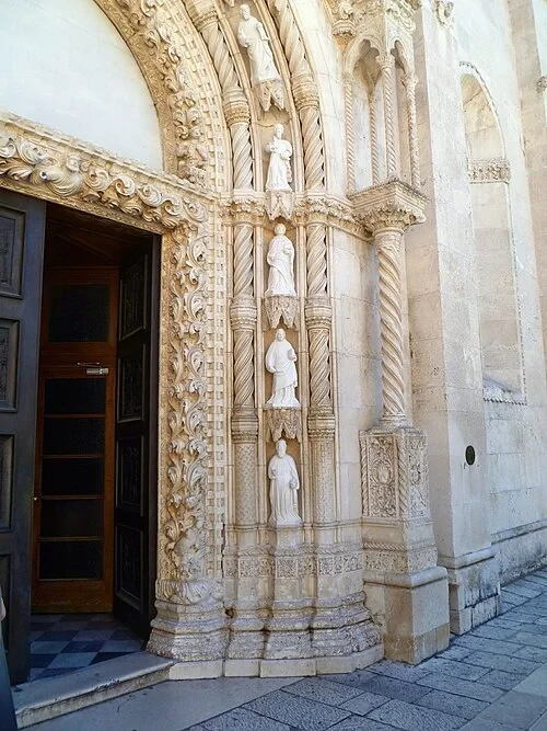 The Main Portal — Katedrala sv. Jakova audio guide stop